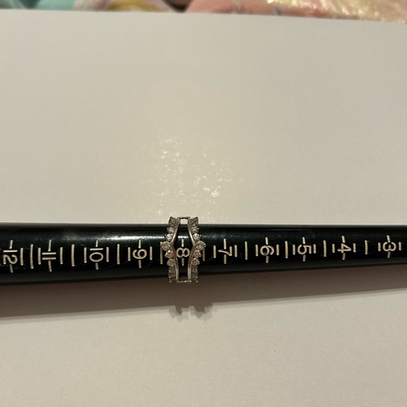 Beautiful CZ round solitaire with round stone chevron shape ring guard(s). Size8 - Picture 3 of 5